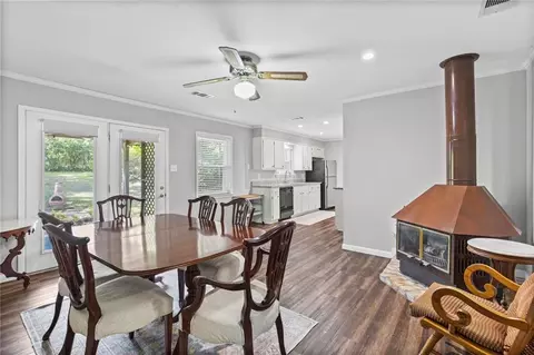 Dining - 3058 Longleaf Dr, Mobile, AL 36693 photo 2 of 2