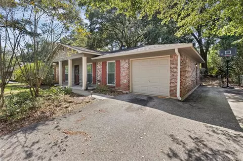 Exterior - 3058 Longleaf Dr, Mobile, AL 36693 photo 2 of 5