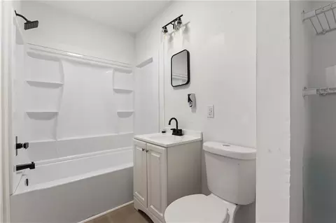 Bath - 3105 Emogene St, Mobile, AL 36606 photo 2 of 2