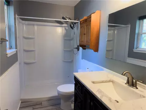 Bath - 24975 County Road 54 E, Daphne, AL 36526 photo 2 of 3