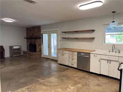 Living - 24975 County Road 54 E, Daphne, AL 36526 photo 3 of 6