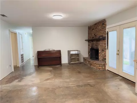 Living - 24975 County Road 54 E, Daphne, AL 36526 photo 4 of 6