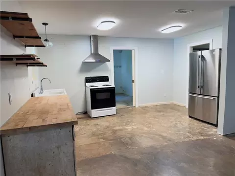 Kitchen - 24975 County Road 54 E, Daphne, AL 36526 photo 1 of 2