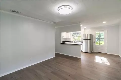 Living - 1014 Smith Ave, Mobile, AL 36605 photo 2 of 3