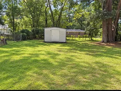 762 Lundys Ln, Mobile, AL 36606 photo 3