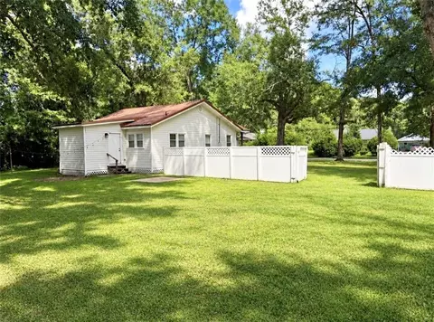 762 Lundys Ln, Mobile, AL 36606 photo 2
