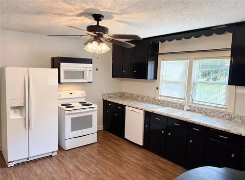 762 Lundys Ln, Mobile, AL 36606 photo 5