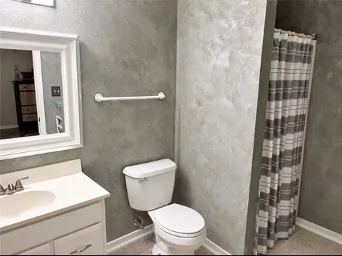762 Lundys Ln, Mobile, AL 36606 photo 6
