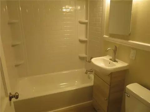 Bath - 2305 Emogene St, Mobile, AL 36606 photo 3 of 3