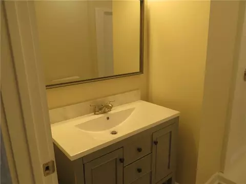 Bath - 2305 Emogene St, Mobile, AL 36606 photo 1 of 3