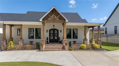 3732 Elysian Fields Dr, Saraland, AL 36571
