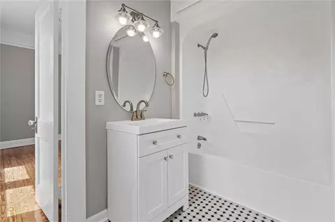 Bath - 114 Macy Pl, Mobile, AL 36604 photo 4 of 4