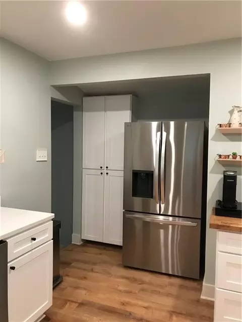 Kitchen - 3858 Hillcrest Ln, Mobile, AL 36693 photo 6 of 6