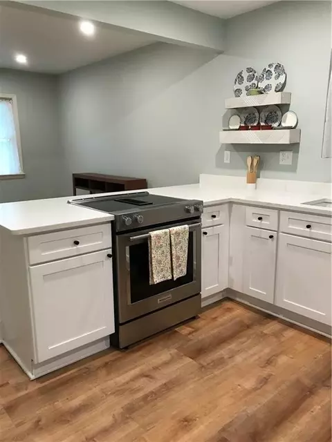 Kitchen - 3858 Hillcrest Ln, Mobile, AL 36693 photo 1 of 6