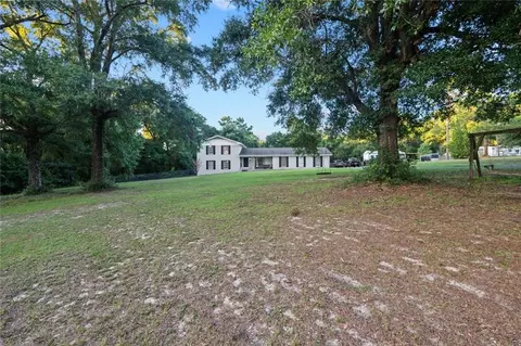 Exterior - 7400 A Griffice Rd, Mobile, AL 36618 photo 3 of 10