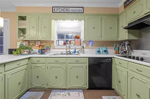 Kitchen - 7400 A Griffice Rd, Mobile, AL 36618 photo 2 of 2