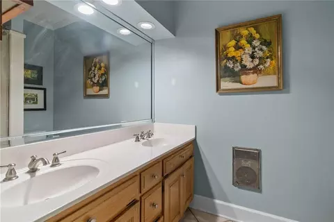 Bath - 8441 Junior Rd, Mobile, AL 36695 photo 1 of 2