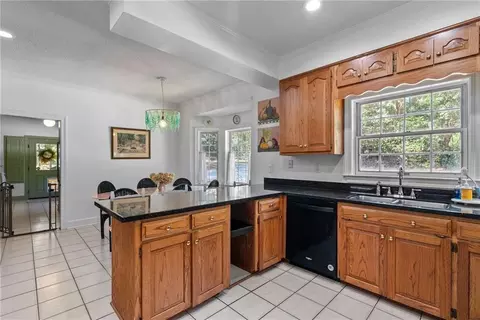 Kitchen - 8441 Junior Rd, Mobile, AL 36695 photo 2 of 4