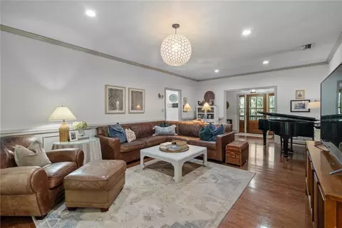 Living - 8441 Junior Rd, Mobile, AL 36695 photo 1 of 1