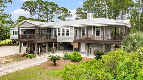 1325 Chaumont Ave, Dauphin Island, AL 36528