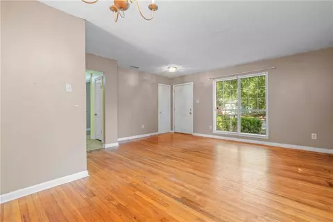 Living - 705 Stanton Rd, Mobile, AL 36617 photo 3 of 6