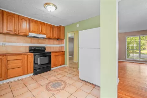 Kitchen - 705 Stanton Rd, Mobile, AL 36617 photo 2 of 5