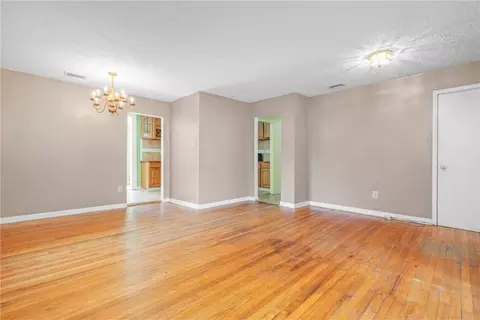 Living - 705 Stanton Rd, Mobile, AL 36617 photo 2 of 6
