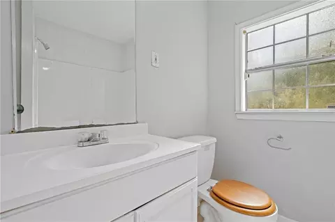 Bath - 705 Stanton Rd, Mobile, AL 36617 photo 1 of 1
