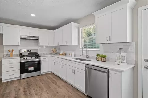 Kitchen - 9451 Three Notch Rd, Theodore, AL 36582 photo 4 of 5