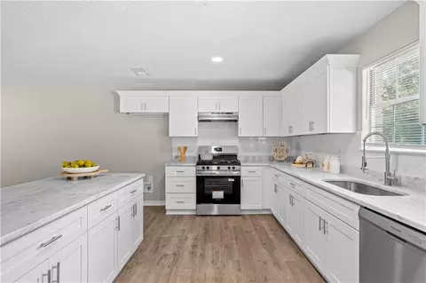 Kitchen - 9451 Three Notch Rd, Theodore, AL 36582 photo 5 of 5