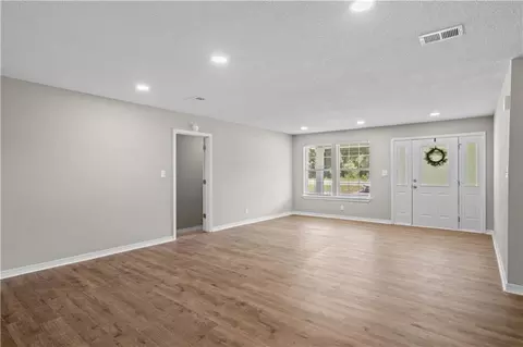 Living - 9451 Three Notch Rd, Theodore, AL 36582 photo 3 of 6