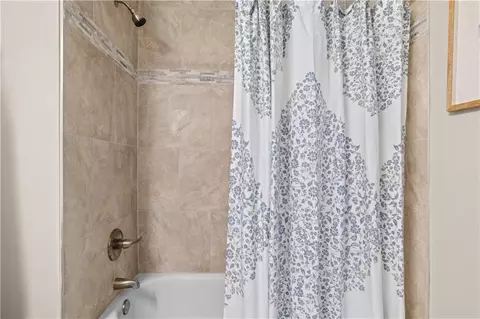 Bath - 9451 Three Notch Rd, Theodore, AL 36582 photo 2 of 5