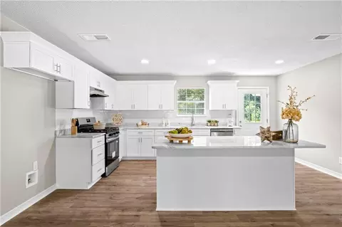 Kitchen - 9451 Three Notch Rd, Theodore, AL 36582 photo 2 of 5