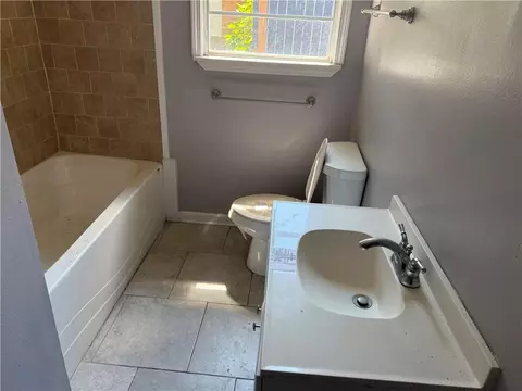 Bath - 753 Charles St, Mobile, AL 36604 photo 2 of 2