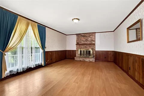 Living - 7461 Creekwood Dr, Mobile, AL 36695 photo 1 of 4