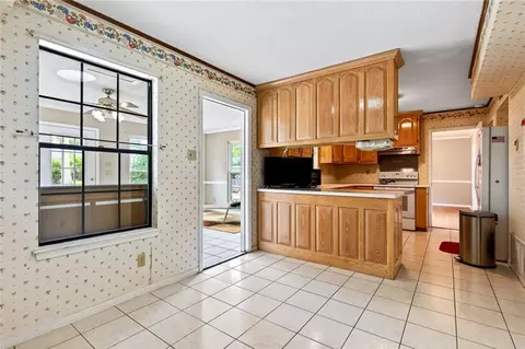 Kitchen - 7461 Creekwood Dr, Mobile, AL 36695 photo 5 of 5