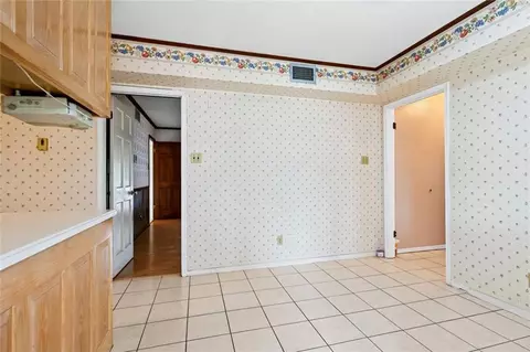 Entry Way - 7461 Creekwood Dr, Mobile, AL 36695 photo 2 of 3