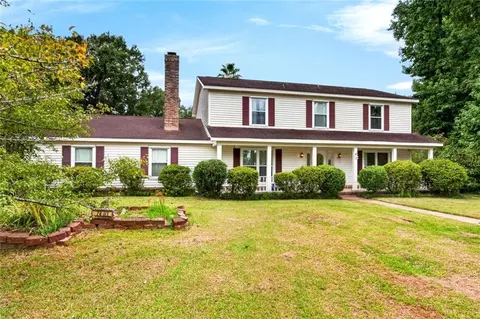 Exterior - 7461 Creekwood Dr, Mobile, AL 36695 photo 3 of 10