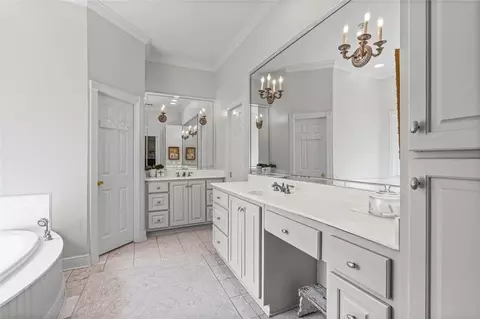 Bath - 241 Suffolk Rd, Mobile, AL 36608 photo 1 of 4