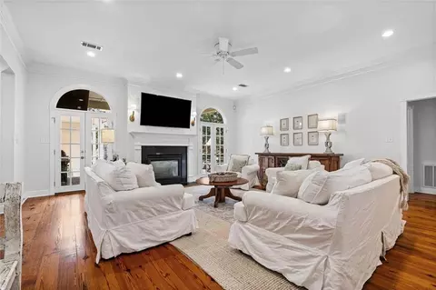 Living - 241 Suffolk Rd, Mobile, AL 36608 photo 1 of 4