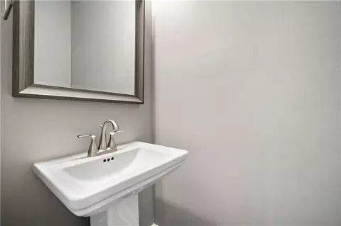 Bath - 3336 Deer Crest Dr, Mobile, AL 36695 photo 4 of 5