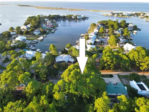 315 Conde Ave, Dauphin Island, AL 36528