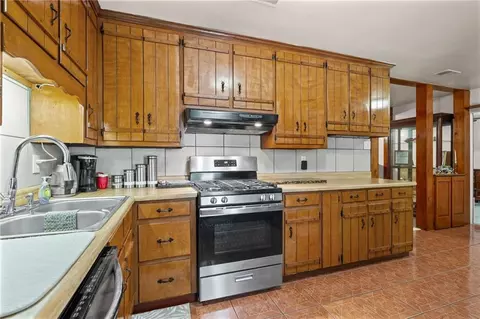 Kitchen - 1670 Peachtree Ln E, Mobile, AL 36618 photo 2 of 3