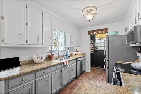 Kitchen - 221 Maplewood Loop, Daphne, AL 36526 photo 2 of 3