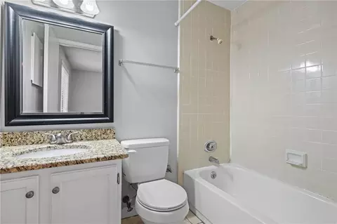 Bath - 6701 Dickens Ferry Rd #40, Mobile, AL 36608 photo 2 of 4