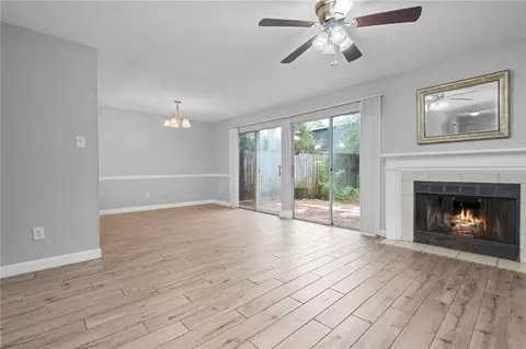Living - 6701 Dickens Ferry Rd #40, Mobile, AL 36608 photo 1 of 3