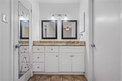 Bath - 6701 Dickens Ferry Rd #40, Mobile, AL 36608 photo 4 of 4