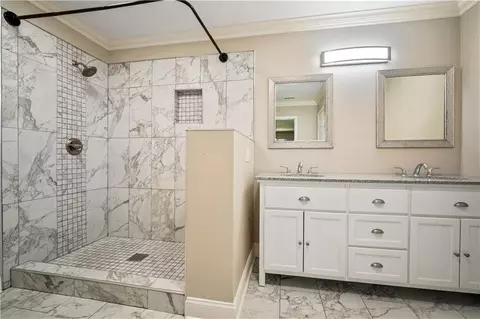 Bath - 4316 David St, Mobile, AL 36609 photo 1 of 2