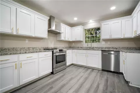 Kitchen - 4316 David St, Mobile, AL 36609 photo 2 of 2