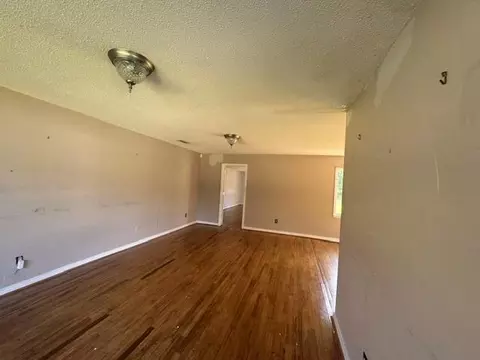 Living - 77 Oklahoma Dr, Mobile, AL 36608 photo 5 of 5